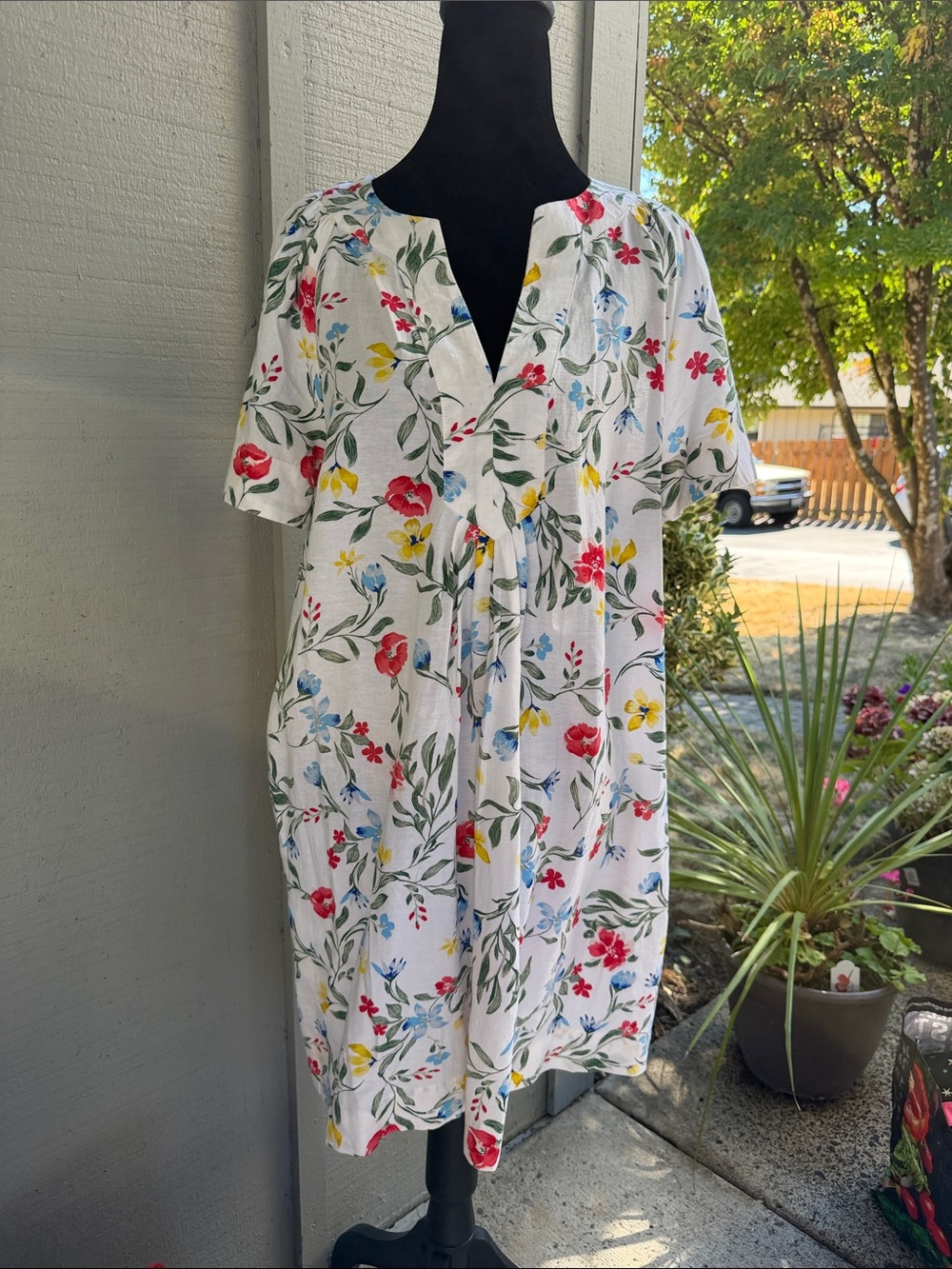 St. John's Bay White Floral Knee-Length Dress with Red, Yellow & Blue Flowers